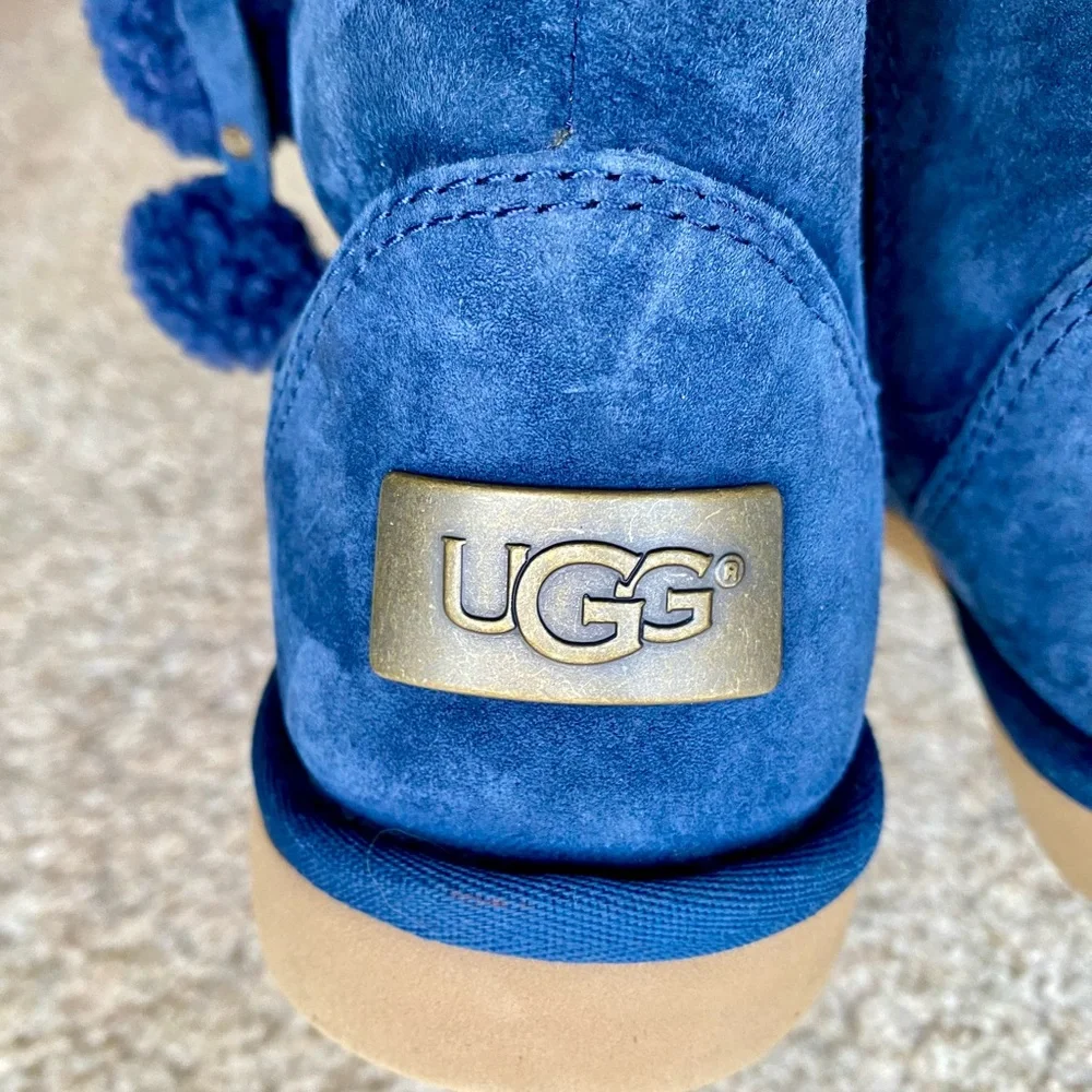 UGG Plumdale Cuff Boots - Picture 8 of 15